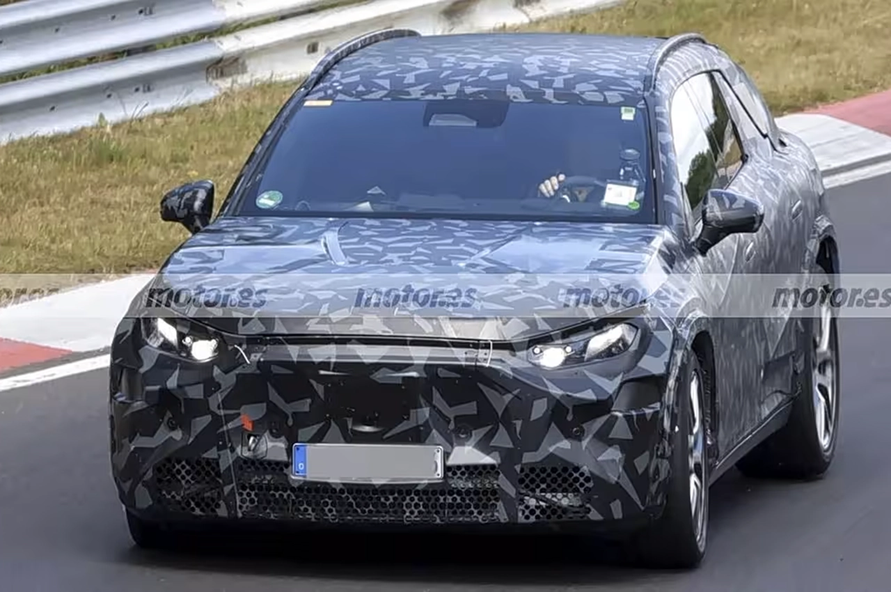 AutomobileFa Mercedes Benz AMG GT SUV 14041120 1