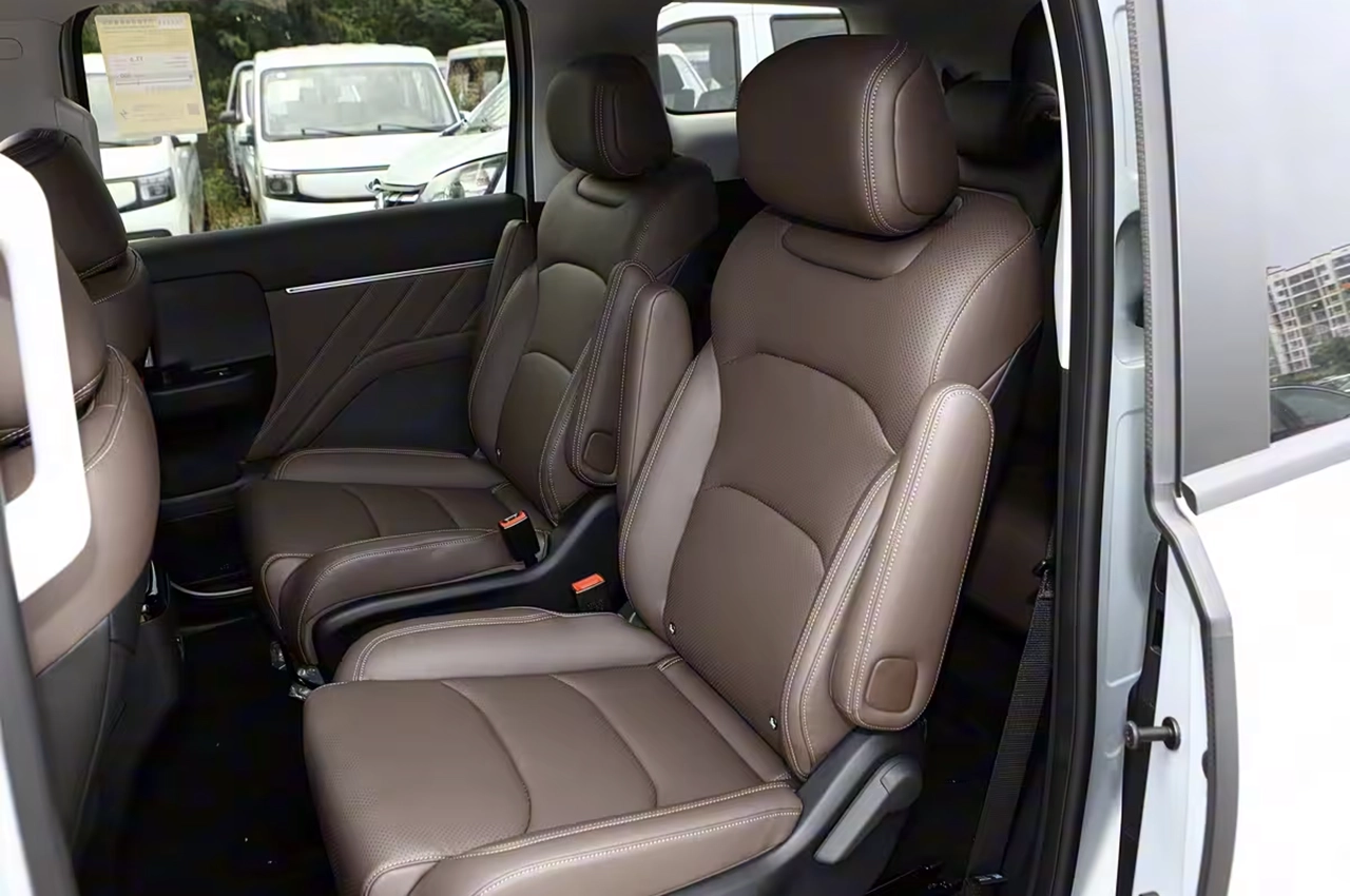 AutomobileFa Wuling Xingguang 730 14041122 5
