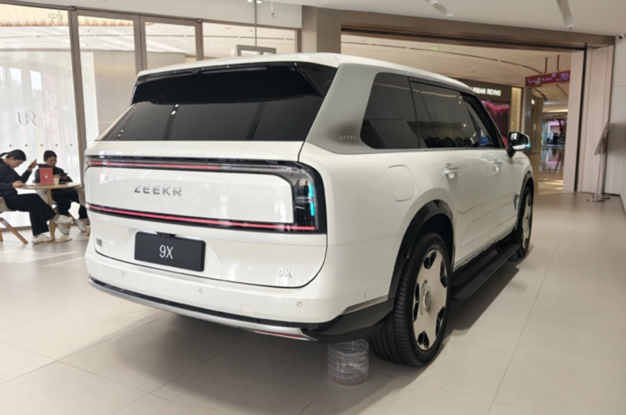 AutomobileFa Zeekr 9X 14041121 9
