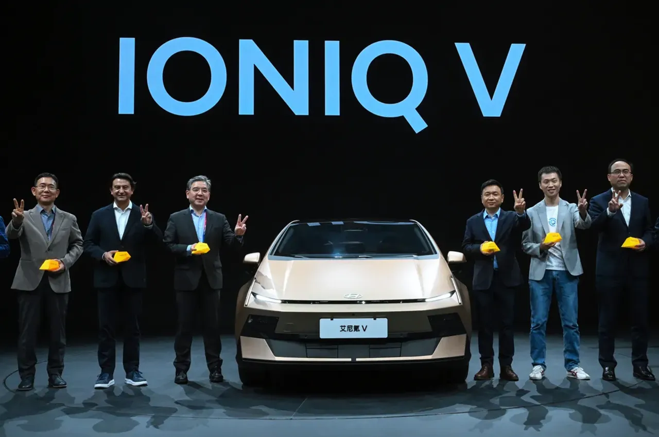 AutomobileFa Hyundai Ioniq V 14050207 4