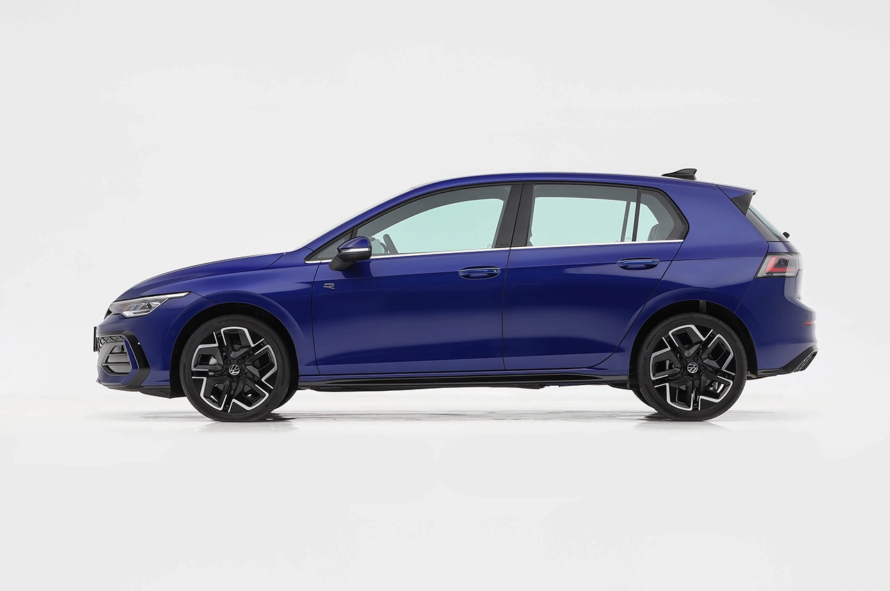 AutomobileFa VwGolf 300TSI R Line 2025 14050319 1