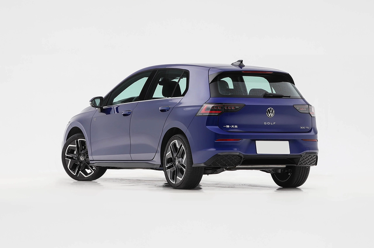AutomobileFa VwGolf 300TSI R Line 2025 14050319 3