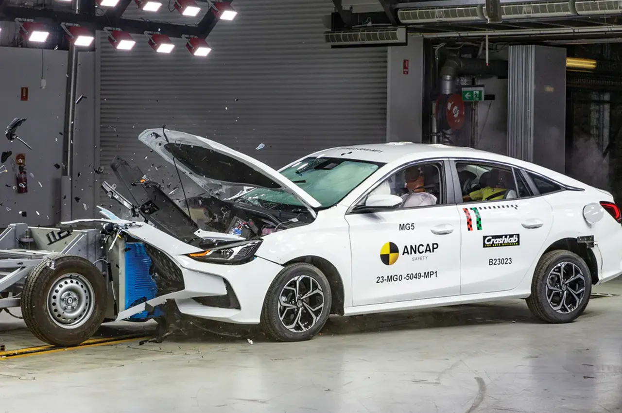 AutomobileFa MG GT ANCAP 1