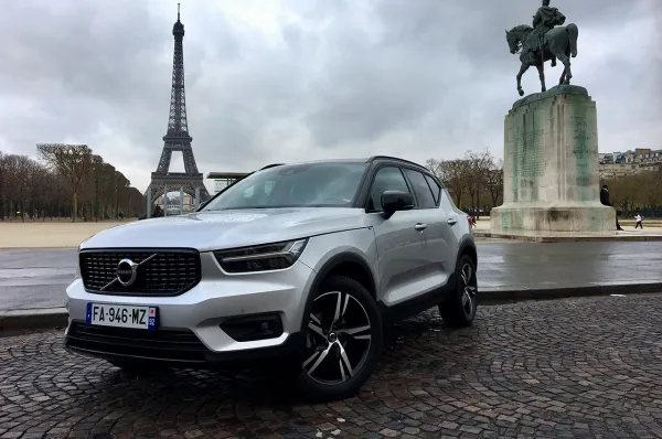 نگاهی به نسخه T3 ولوو XC40