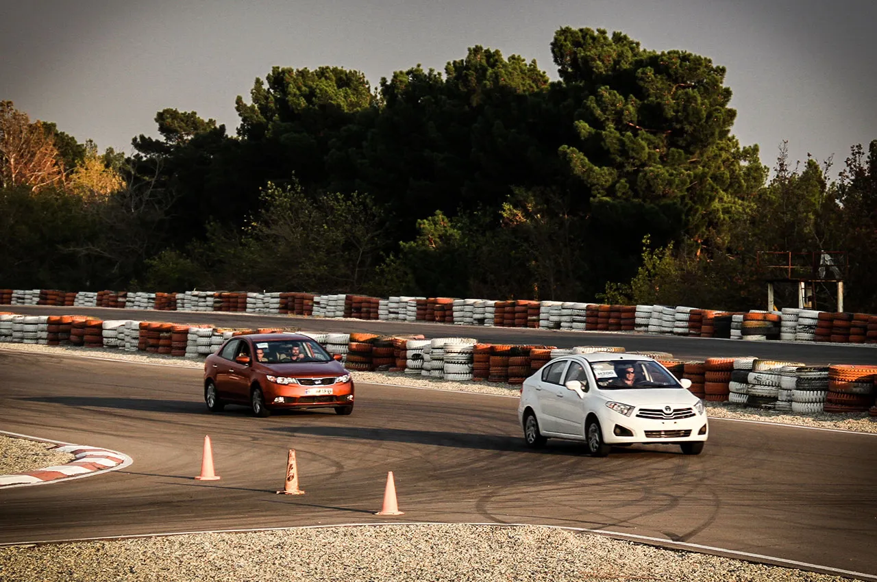 مدل قیمت‌گذاری خودرو با فرض تعویض مرجع